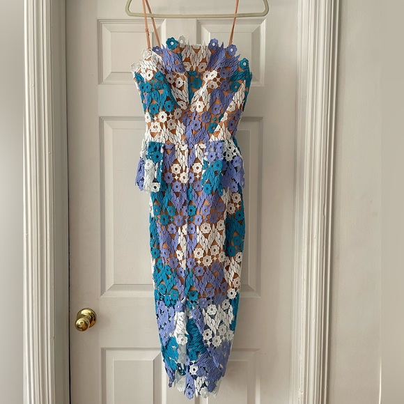 Elliatt Times Floral Lace Peplum Dress - Picture 5 of 9